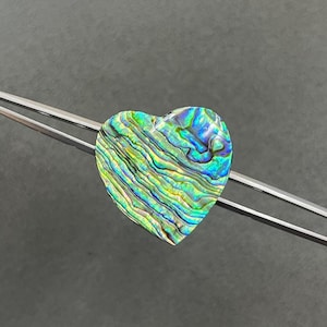 Cabujón de concha de abulón en forma de corazón de 30 mm de calidad superior, piedra preciosa natural suelta, piedra de concha de abulón azul natural en forma de corazón para la fabricación de joyas.