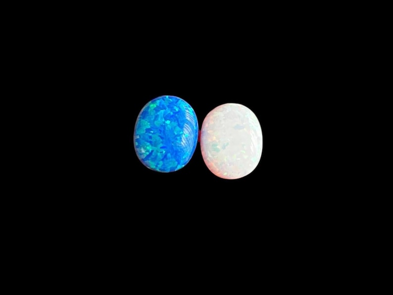 Owalny kaboszon z białego opalu hodowanego w laboratorium, 3 x 5 mm do 22 x 30 mm, płaski spód z syntetycznego opalu zdjęcie 15