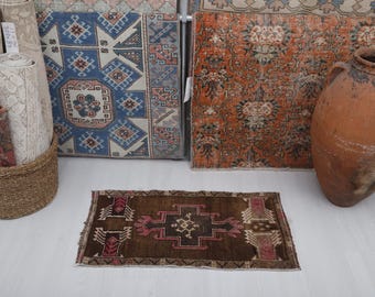 Vintage Turkish Oushak Wool Rug: 2x3 Mini Door Mat