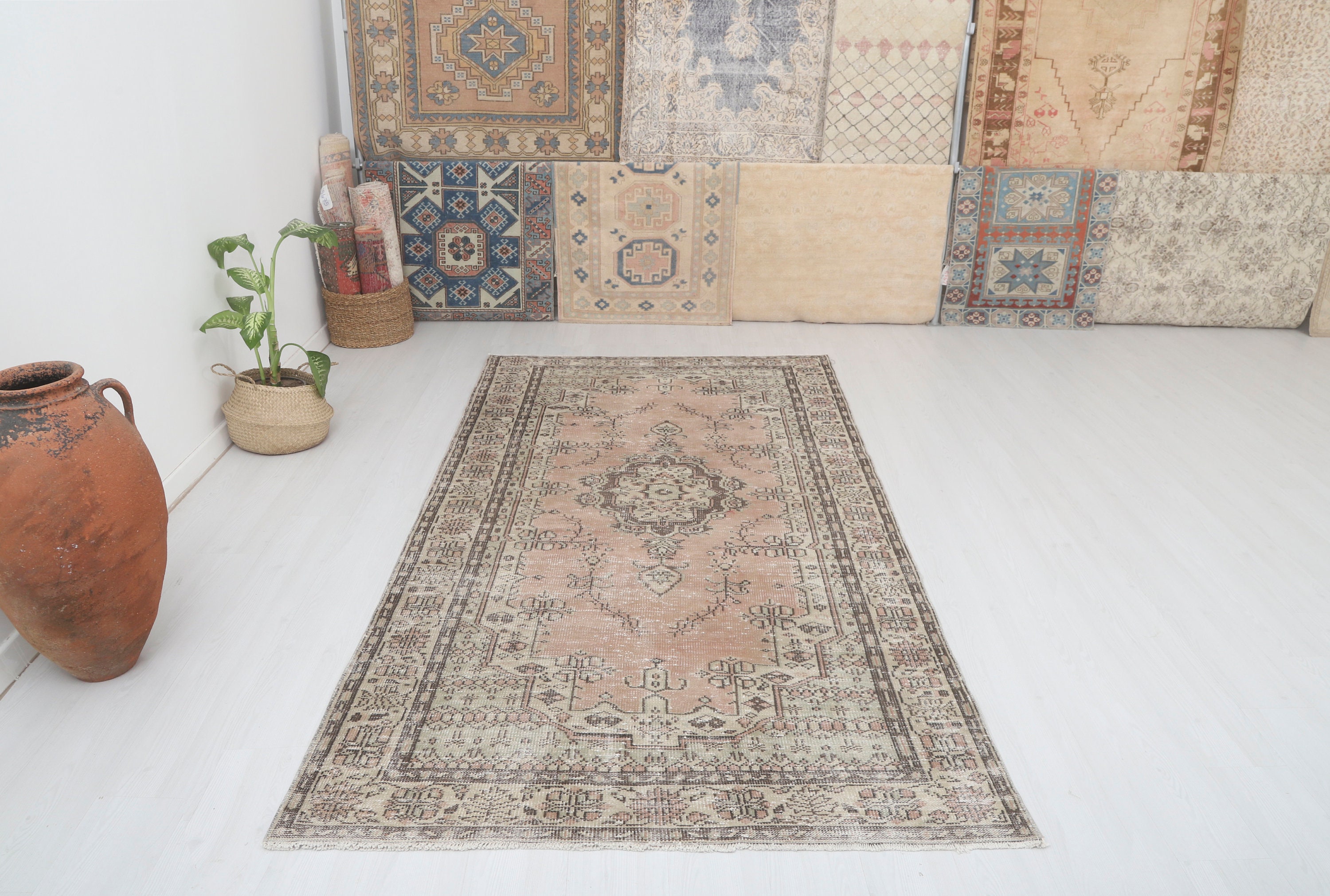 5x9 Vintage Oushak Rug: Handmade Wool Bohemian Anatolian Rug
