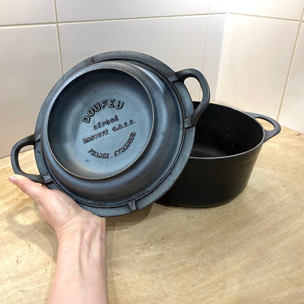 1930s Cast iron cocotte DOUFEU Cousances France, French cooking pot Le Creuset vintage, made in France