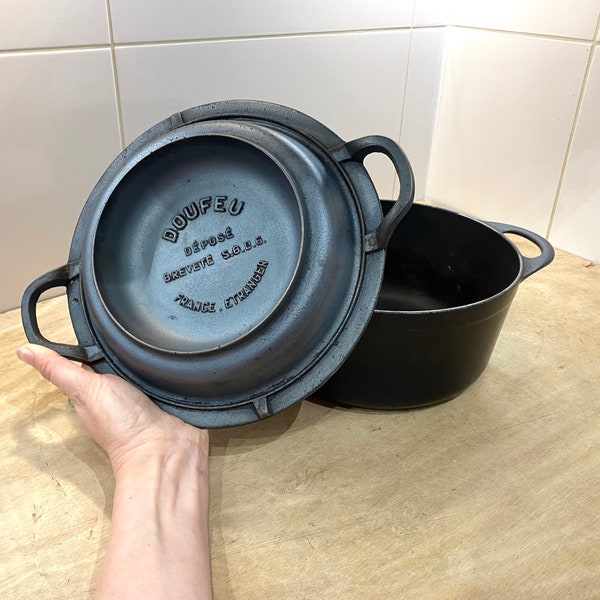 Gietijzeren braadpan DOUFEU Cousances 1930, vintage Franse Le Creuset kookpot