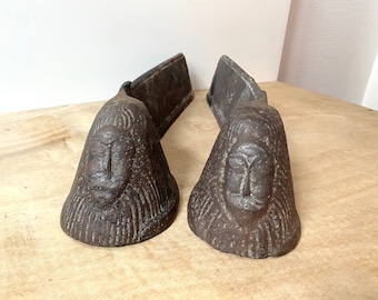 Pair of Modernist anthropomorphic fireplace andirons, 1950s antique firedogs, vintage cast iron folk art andirons