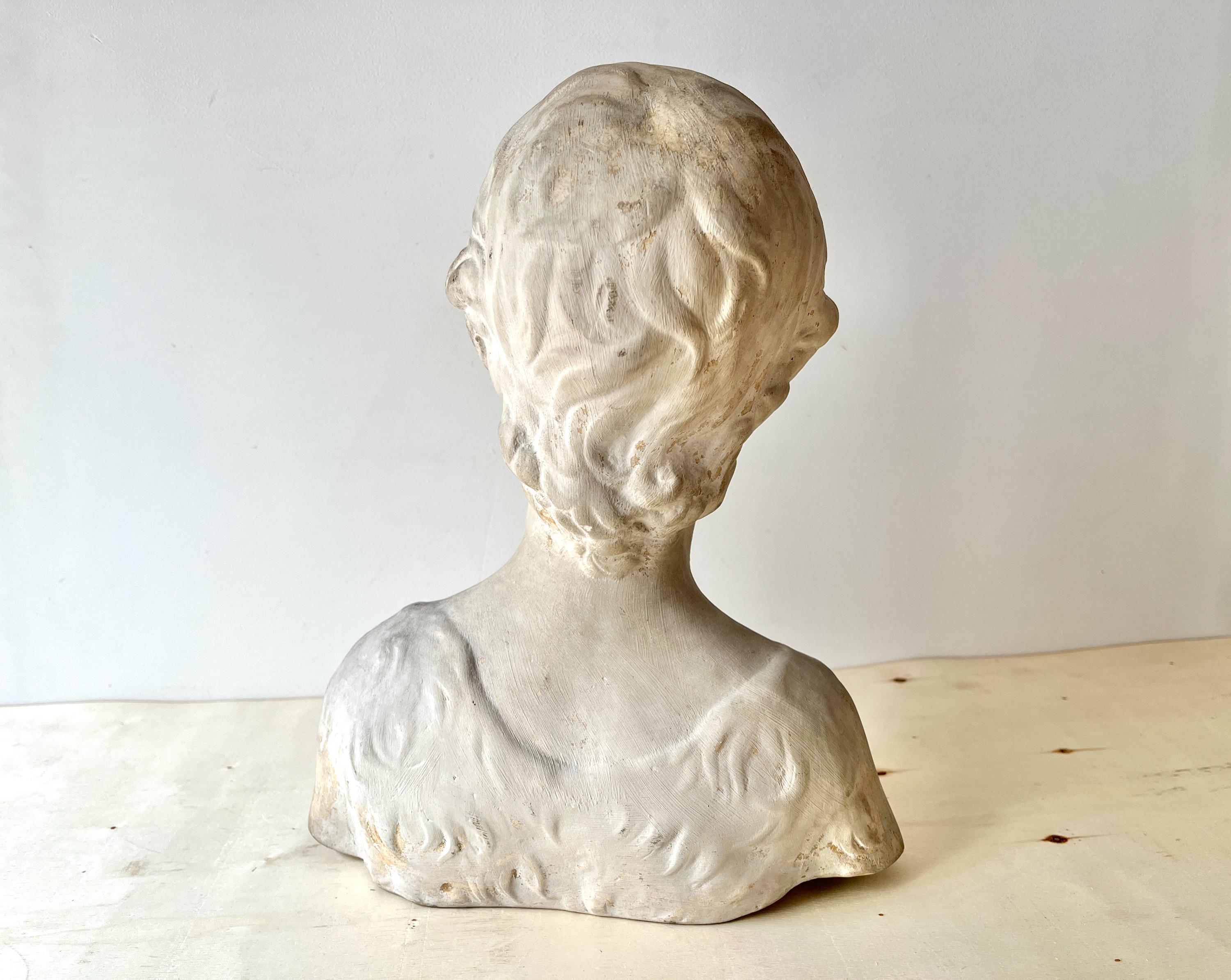 1870年頃の子供の石膏胸像、少年のアンティーク胸像、スタジオ彫刻