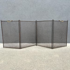 Pare-étincelles XXe Siècle En Bronze Et Maille De Fer - Encart Décoratif