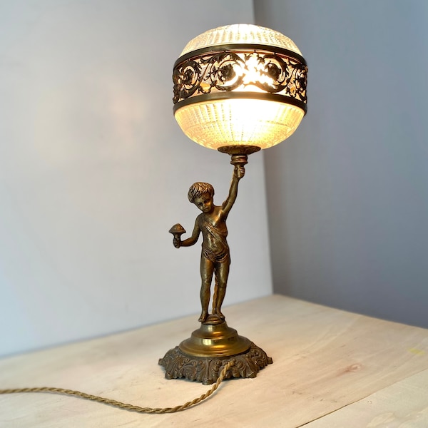 Lampe chérubin en bronze années 30, luminaire angelot ancien