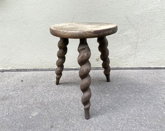 50s french wooden farm stool, vintage turn wood tripod stool