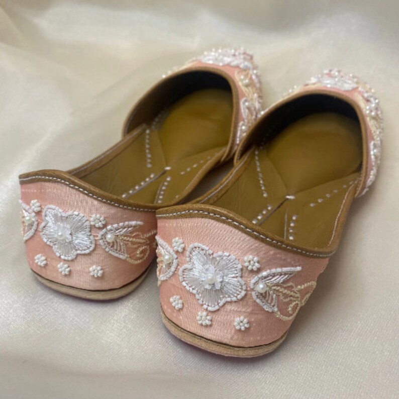 Azal Peach Jutti