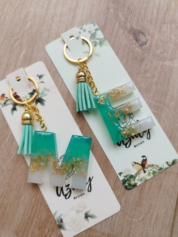 AMAZING OMBRE RESIN KEYCHAIN! 😍😍😍 How To Make Resin Keychains