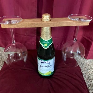 contenitore per vino e bicchiere