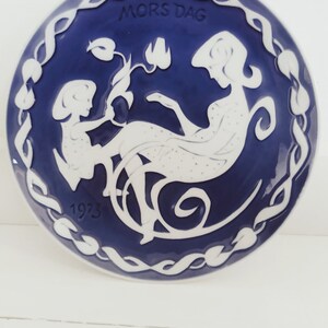 Royal Copenhagen Plate Made in Denmark - Blue and White Mothers Day 1973 Collectable plate - Mors dag 1973