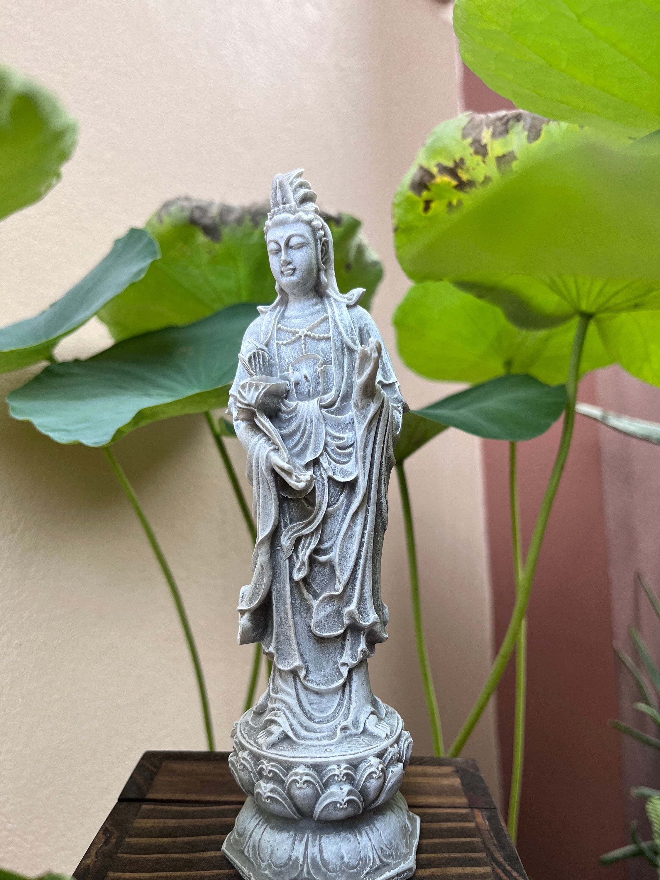 Kannon statue - Etsy 日本