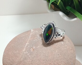 Äthiopischer Opalring, Marquise-Stein, handgefertigtes Sterlingsilber