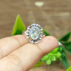 Anello con topazio blu in argento sterling 925 Anello fatto a mano Anello con pietra blu Anello con pietra tagliata Anello con topazio Regalo di anniversario Gioielli per moglie