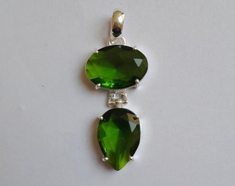 Colgante de peridoto hecho a mano, plata de ley 925, piedra tallada.