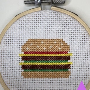 Burger cross stitch pattern PDF, cute and simple design, modern cross stitch, beginner cross stitch pattern, easy pattern, food pattern
