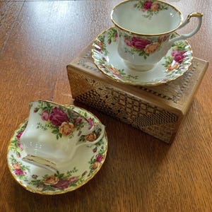 Royal Albert Old Country Roses Bone China Tea Cup & Saucer Set of 2 England VTG