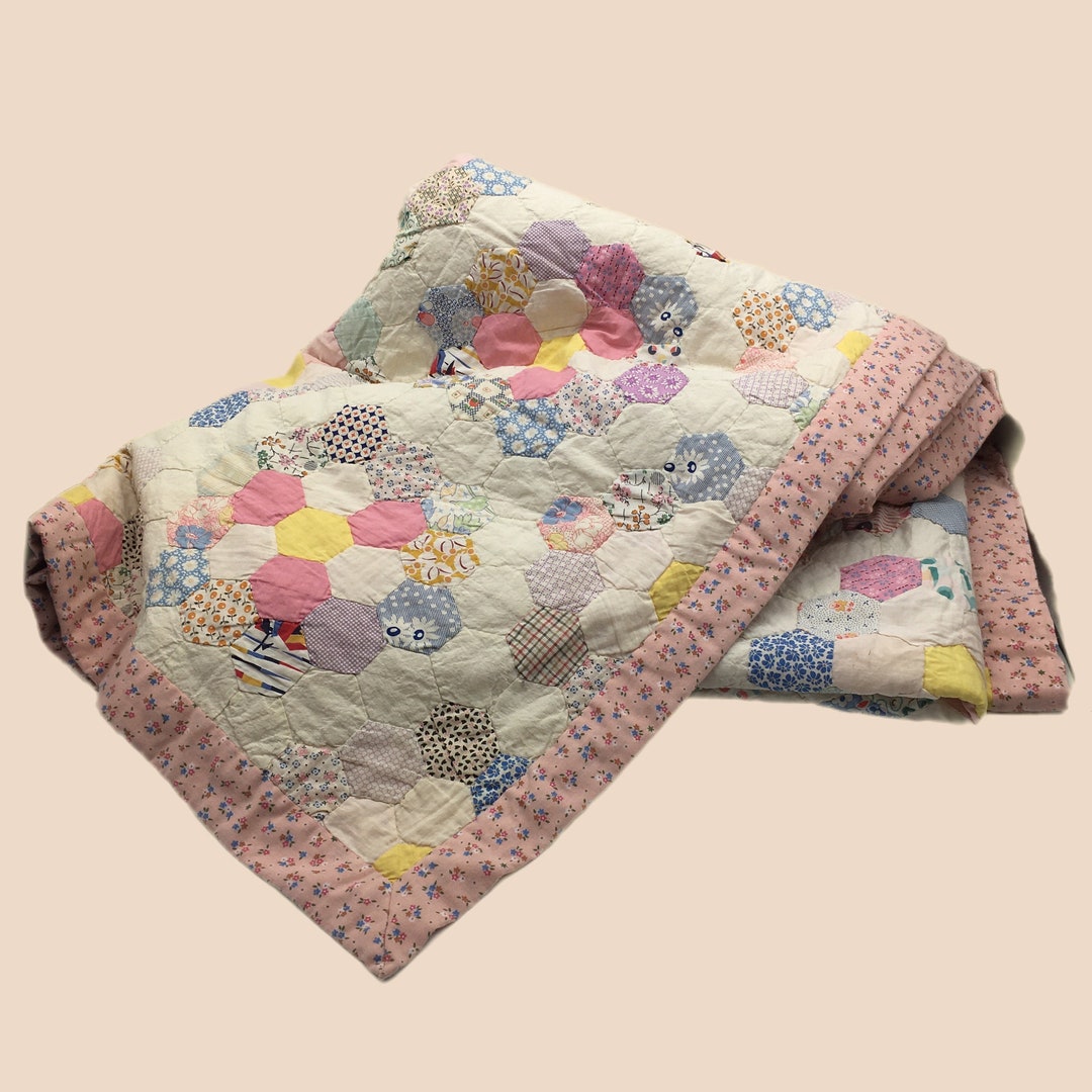 Vintage Grandmothers Flower Garden Quilt 89 X 74 , Hexie Quilt, Hand