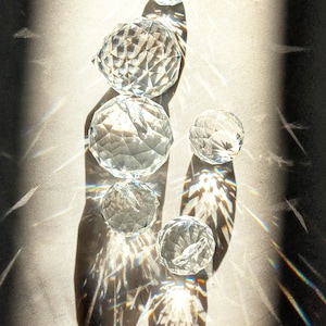 20 prismas de cristal de 30 o 40 mm, colgantes de vidrio transparente, cristales atrapasoles, suministros para hacer atrapasoles, lote de suministros para manualidades