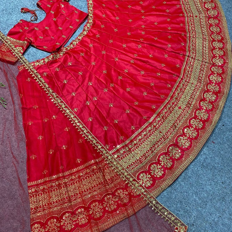 Lehengas indias para mujeres listas para usar/fiesta boda usar lehenga choli / Lehenga roja para mujeres/ Regalo para ella/ lehenga choli paquistaní imagen 4