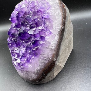 Amethyst Geode Cave