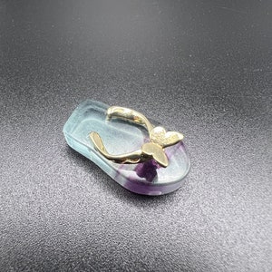 Mini Flip Flop Fluorite Carving