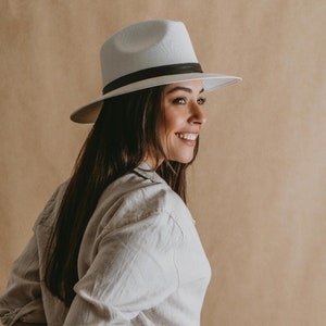 Weißer Panama-Stil Hut | Strohhut für Frauen mit steifem Rand | Fedora Stroh-Sonnenhut | Indiana Jones Hut