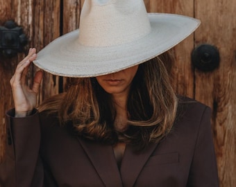 Wide Brim Palm Leaf Sun Hat: Handwoven Western Style