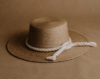 Straw hat | Straw summer hat in a boater style | Woman hat with wide and stiff brim | Macrame cord hat band | Cottagecore