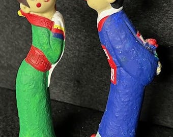 Vintage Korean Hand Painted Wedding Couple Kissing