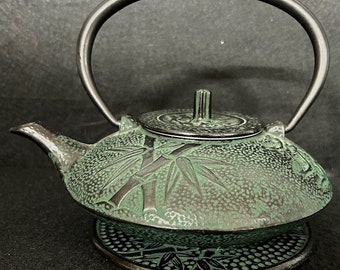 Black / Evergreen Bamboo Tea Pot with Trivet