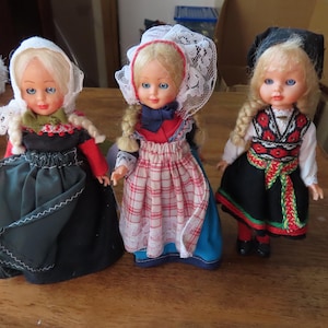Vintage dolls, 7&quot; tall, no brand, Sleepy eye dolls, ones bangs are glued to her head, otherwise good condition