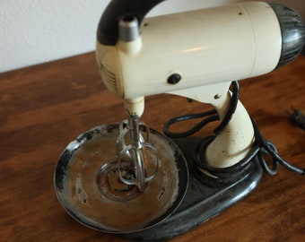 Sunbeam MixMaster with Book, Vintage kitchen items, Mixer