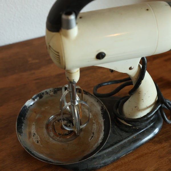 Sunbeam MixMaster with Book, Vintage kitchen items, Mixer