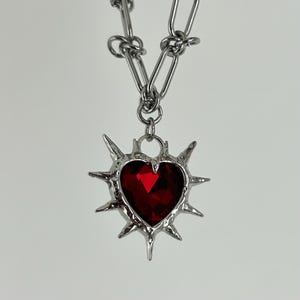 Collana Doppio Strato A Girocollo Con Ciondolo A Cuore In Metallo, Catena Spessa Punk, Gioielli Kiki & Chloe, Nuovo Con Etichette - Foto 5