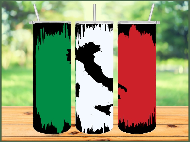 K&ouml;nnte beinhalten: Drei Edelstahlbecher mit einem schwarzen, wei&szlig;en und roten Farbmuster. Das Farbmuster &auml;hnelt der italienischen Flagge mit einer Silhouette der italienischen Halbinsel.