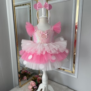 ピンクのミニーマウスチュールバースデードレス：手作りコスチューム。ディズニードレス