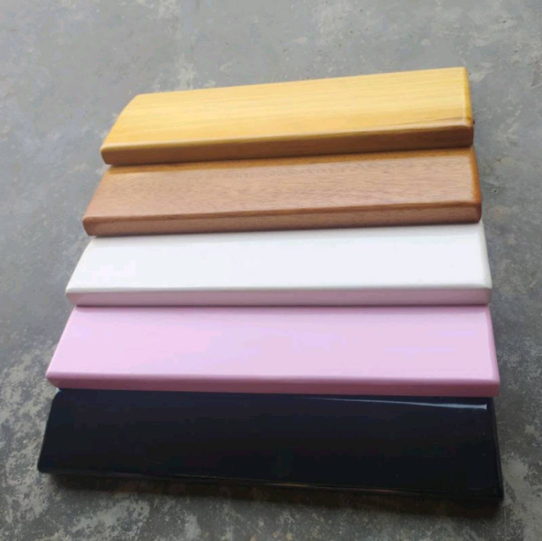 Handicrafts Simple Wrist Pad Keyboard Made of Wood With Rubber Feet