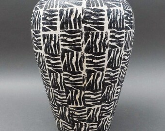 Alvino bagni italy raymor mid century modern black & white pottery vase 11 1/4"