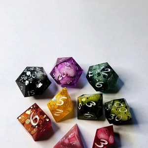¡Cielos arcoíris! Juego de dados vertidos a mano
