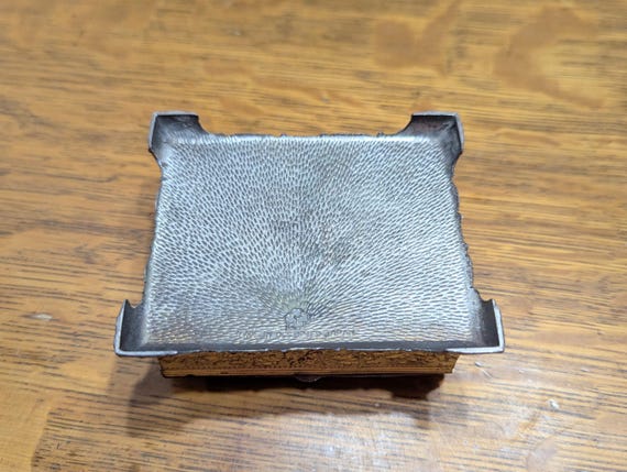 Vintage footed metal trinket/jewelry box, made in occupied Japan.... View 5
