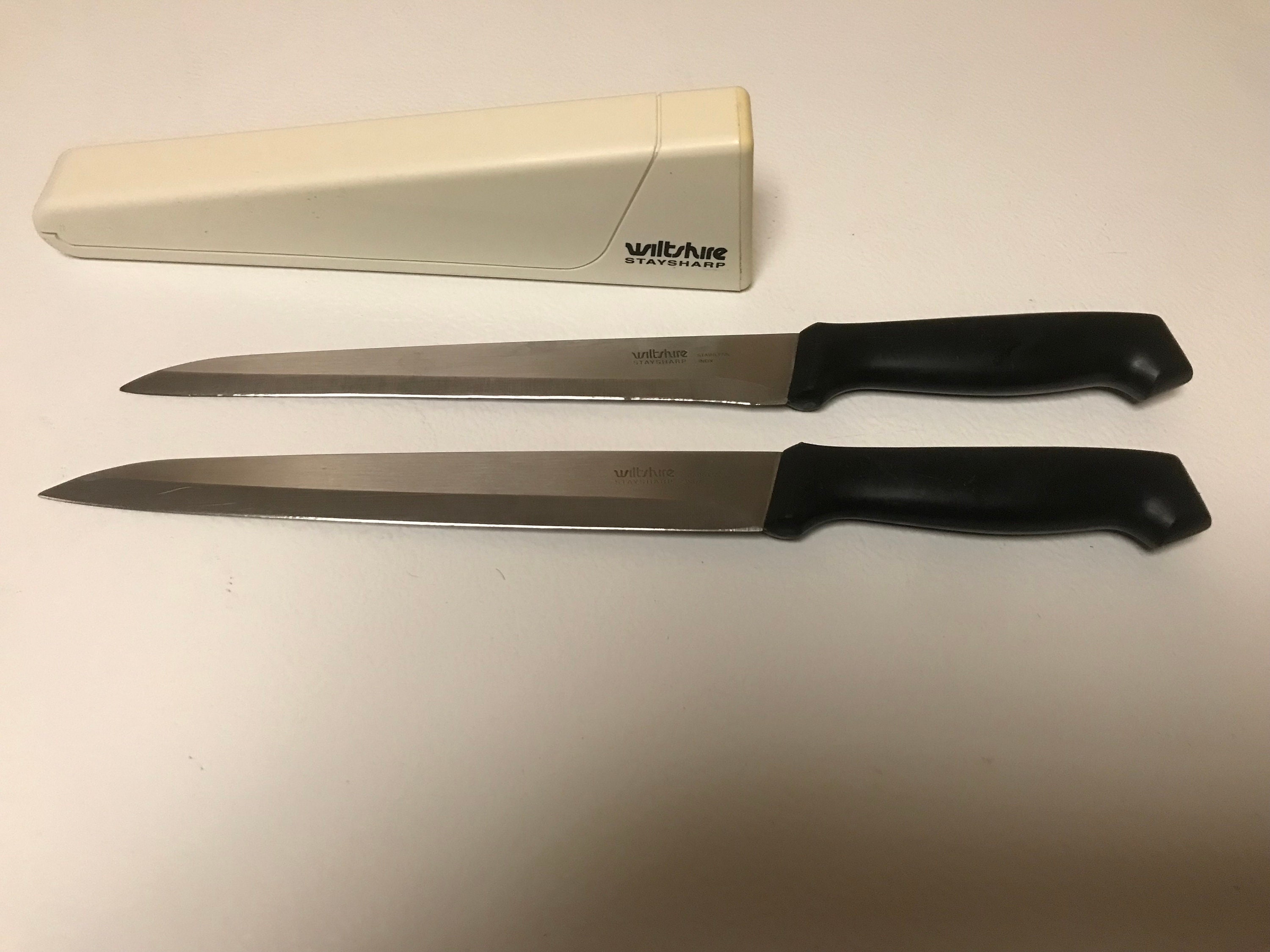 Lot of 3 The Pampered Chef 8, 5, & 3 Knives w/ Self Sharpening Storage  Cases