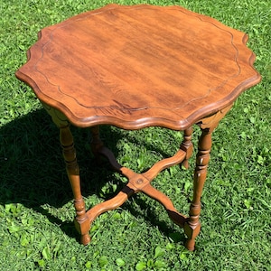Vintage Mid-20th Century Walnut Solid Wood Unique Scalloped Edge Occasional 29.5” Tall Accent Table