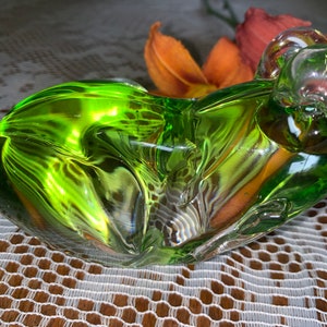 Vintage 1960’s Fifth Avenue Crystal Ltd Made in China-Solid Glass Bright Green FROG Statue/Paper Weight