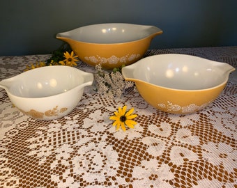 Pyrex Bowl Butterfly Gold (TRE) #443 Pyrex Bowl Butterfly Gold (TRE) #443