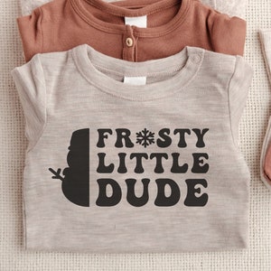 Toddler Christmas SVG, Natale SVG per camicie, Bambini inverno PNG, Bambino Camicia di Natale png file svg per Cricut, Pupazzo di neve, Frosty Little Dude