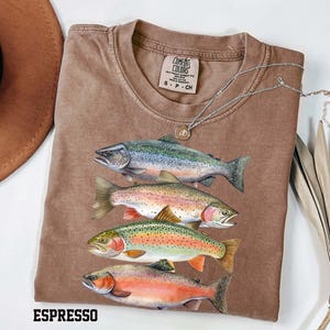 Comfort Colors Trout Shirt – Abstract River Fish, Fly Fishing Apparel zdjęcie 7