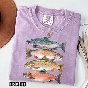 Comfort Colors Trout Shirt – Abstract River Fish, Fly Fishing Apparel zdjęcie 6