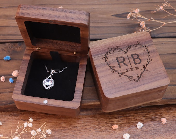 Personalized Wooden Jewelry Box to Girl/Mother/Friend, Wooden Gift Box, Wooden Necklace Box, Personalized Gift, Engrave Necklace Case