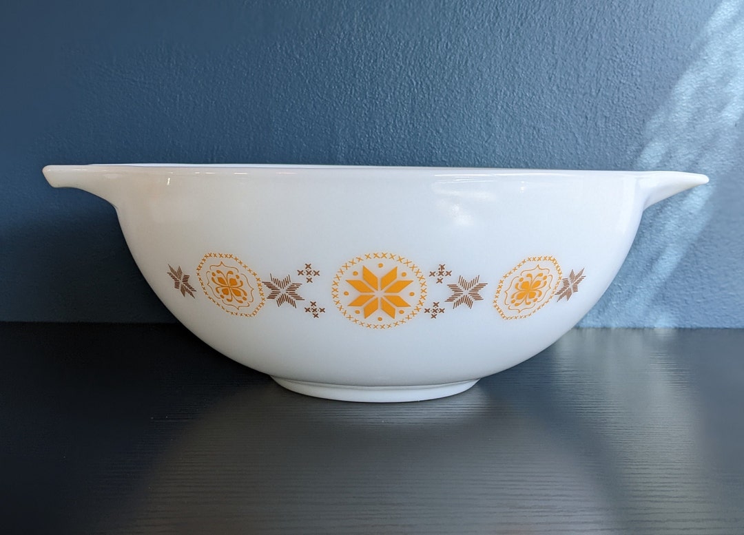 Vintage '60s Pyrex Town and Country Cross Stitch Cinderella Bowl ...